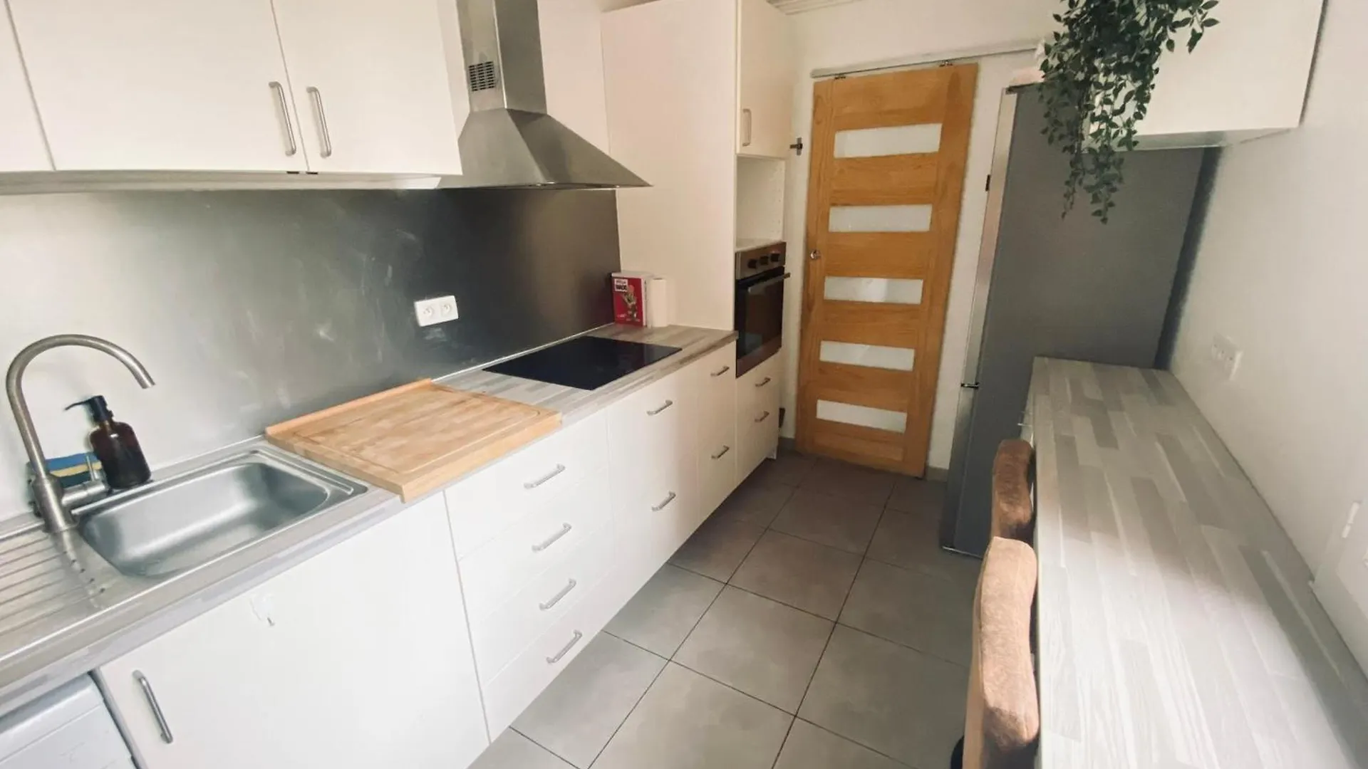 Bright 2-Bedroom Apartment Toulouse