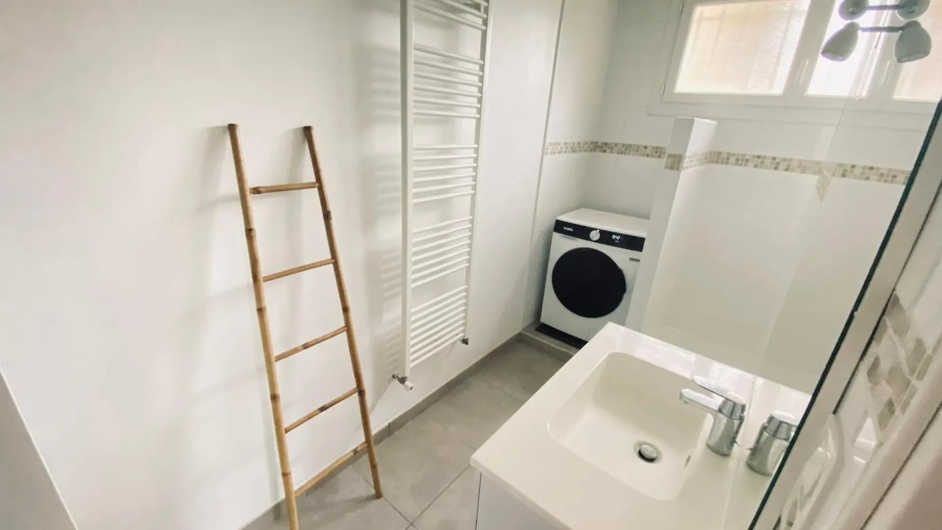 Bright 2-Bedroom Apartment Toulouse